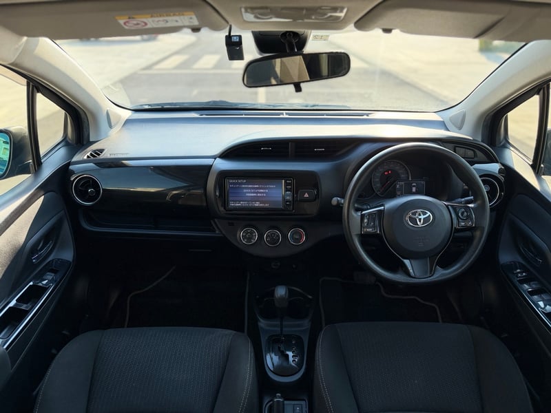 Toyota Vitz — 8