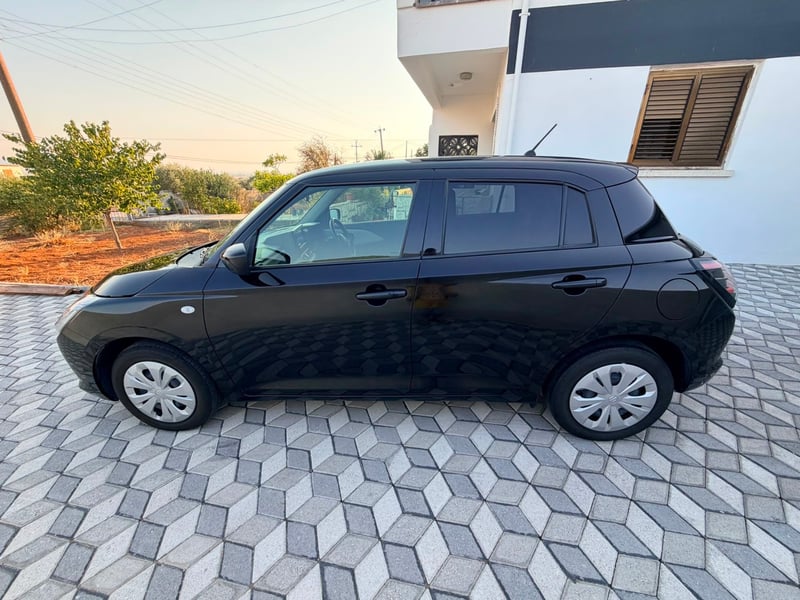 Suzuki Swift — 3