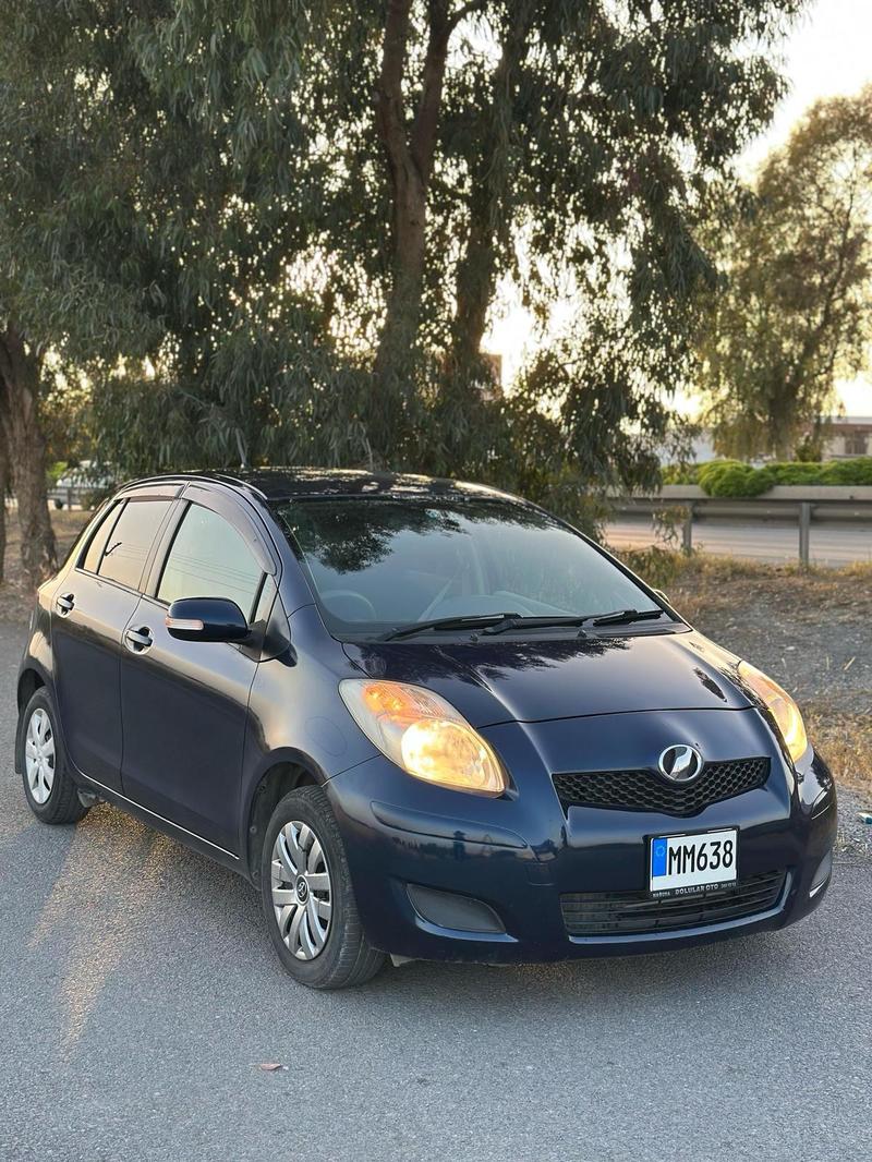 Toyota Vitz — 1/6