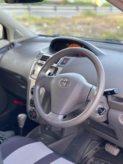 Toyota Vitz — 5