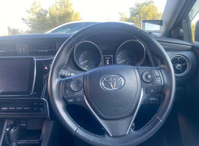 Toyota Auris — 5