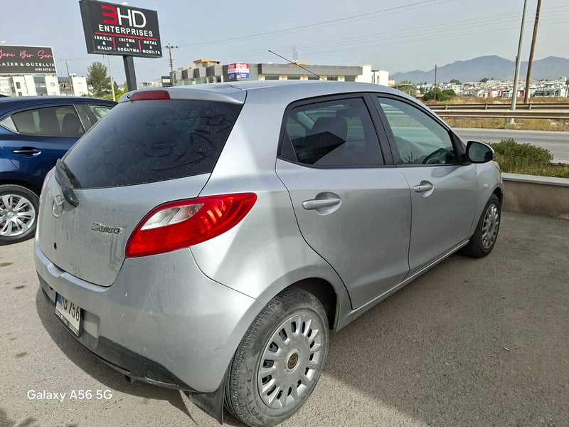 Mazda Demio — 3