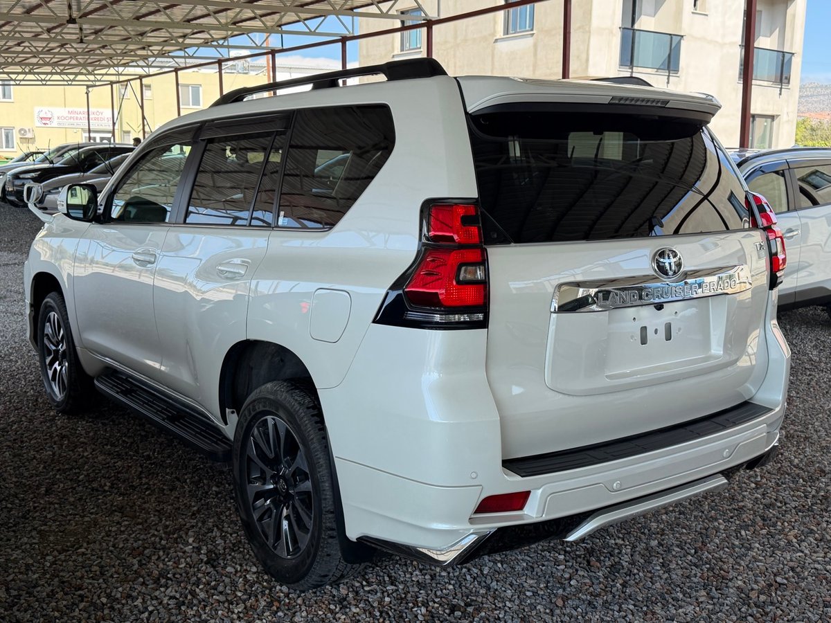 2023 Toyota Land Cruiser Prado 5
