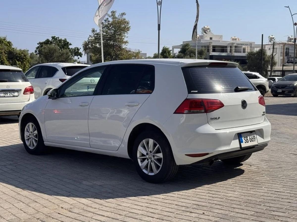 2014 Volkswagen Golf 3