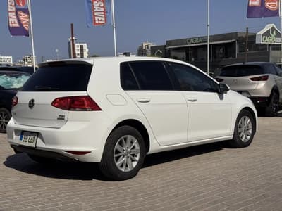 Volkswagen Golf — 4