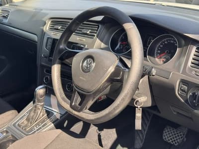 Volkswagen Golf — 5