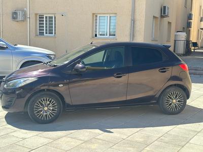 Mazda Demio — 4