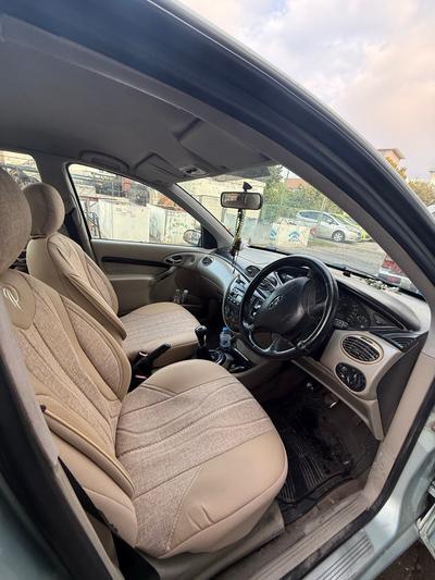 Ford Focus — 4