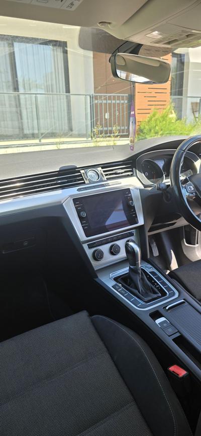 Volkswagen Passat — 2