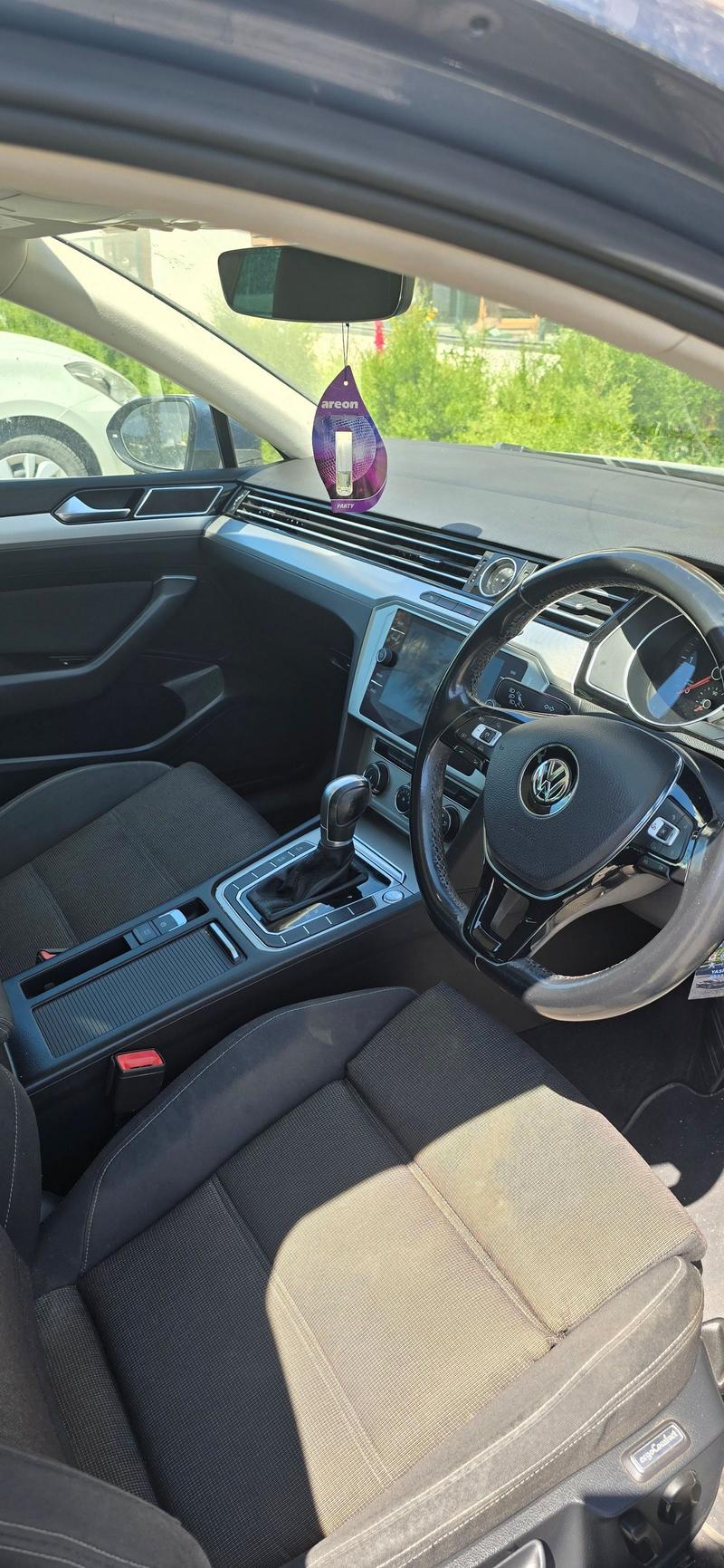 Volkswagen Passat — 1/3