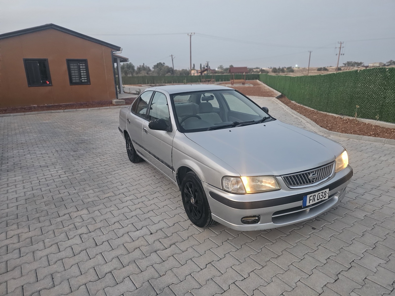 2001 Nissan Sunny Benzin Otomatik Girne İlan görseli - GalerimPlus