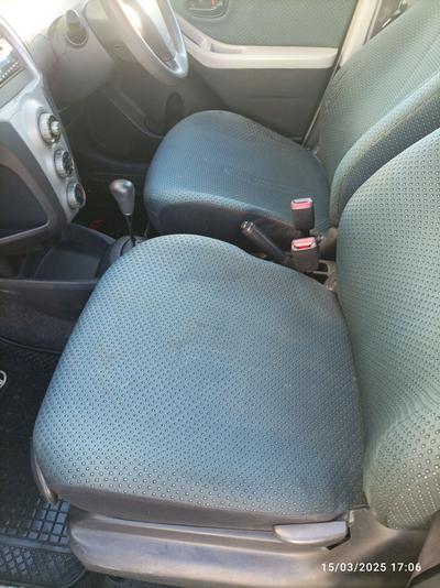 Toyota Vitz — 8