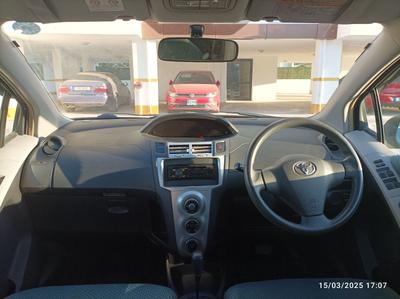 Toyota Vitz — 10