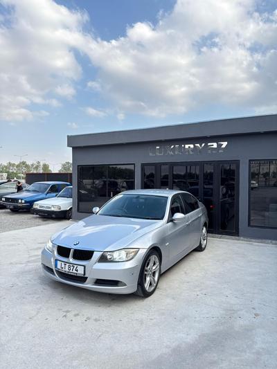 BMW 320i — 2