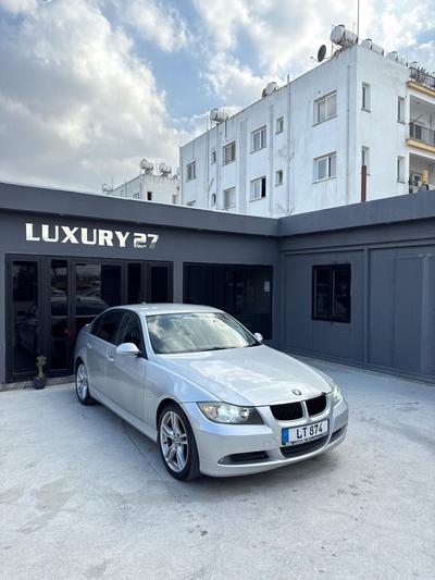 BMW 320i — 3