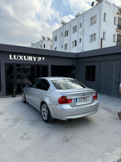 BMW 320i — 4
