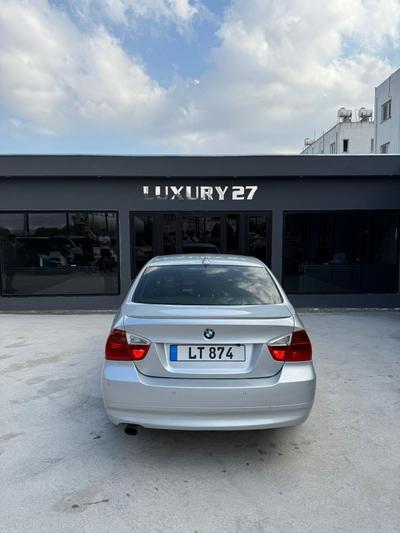 BMW 320i — 8
