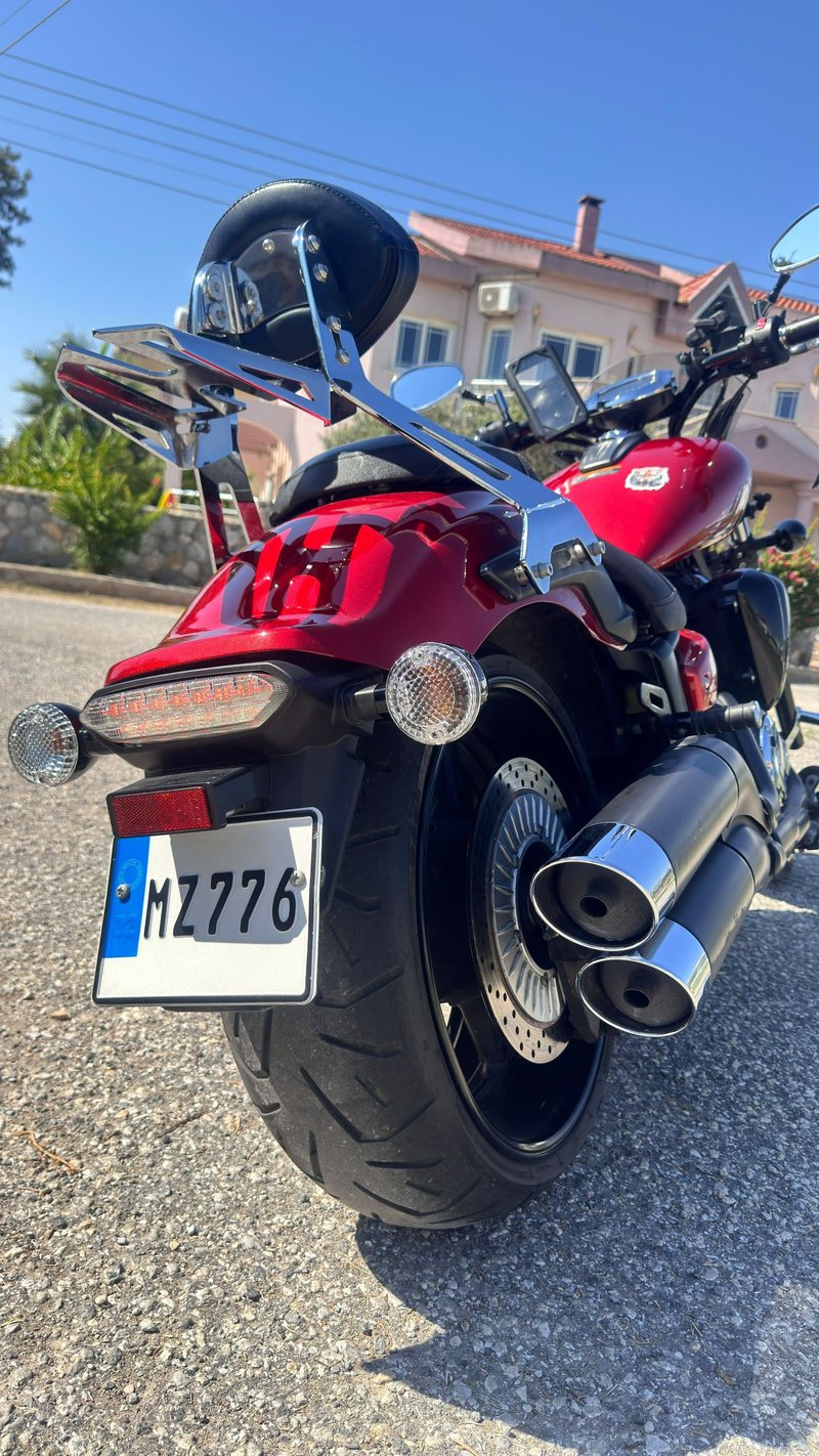 Yamaha XVS 1300 Custom — 2