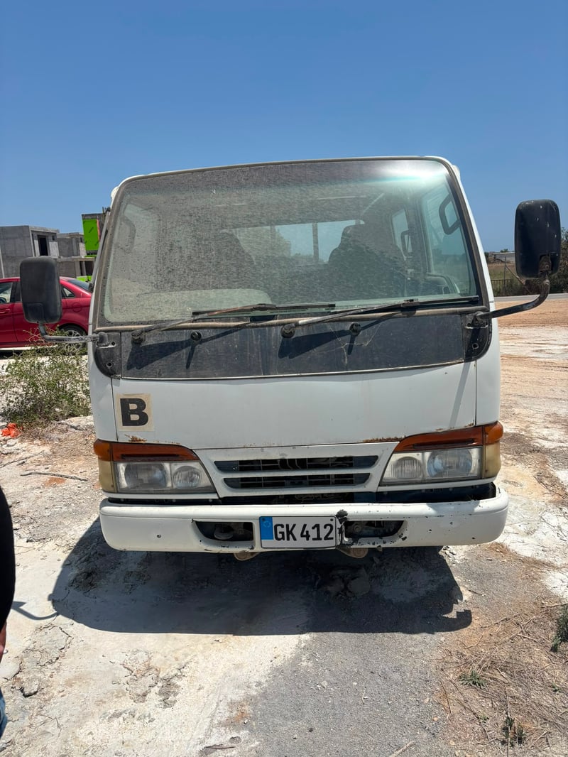 Isuzu Elf
