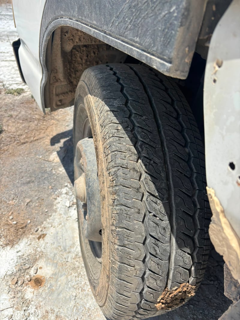 Isuzu Elf — 5