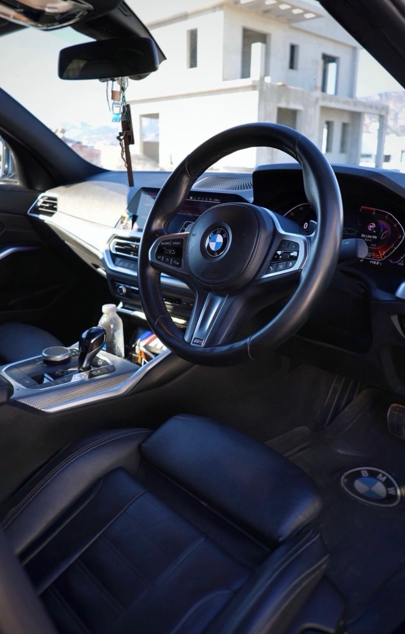 BMW 320i — 2