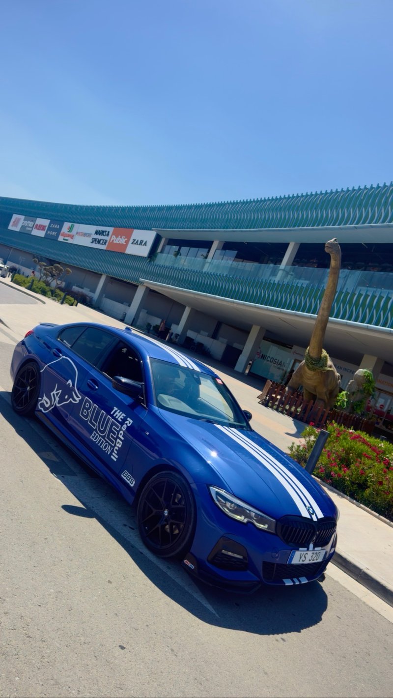 BMW 320i — 6