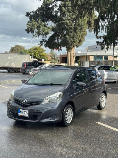 Toyota Vitz — 3