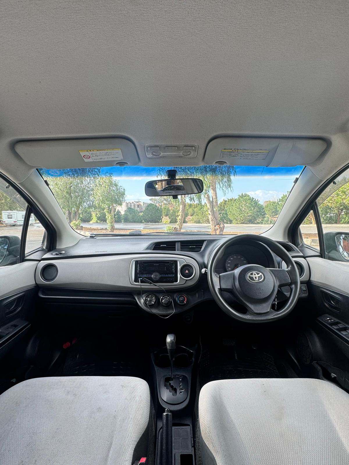 2012 Toyota Vitz 7