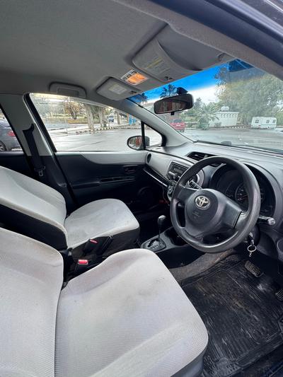 Toyota Vitz — 8
