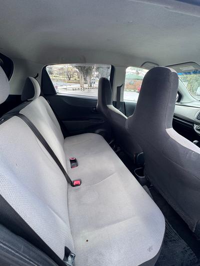 Toyota Vitz — 9