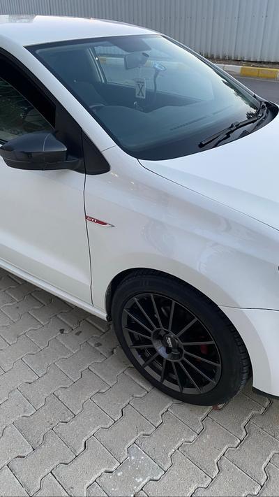 Volkswagen Polo — 5