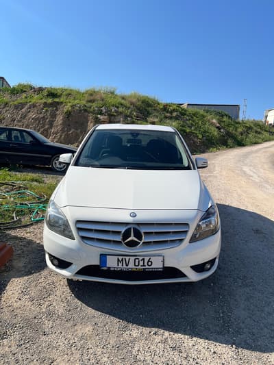 Mercedes-Benz B 180 — 2