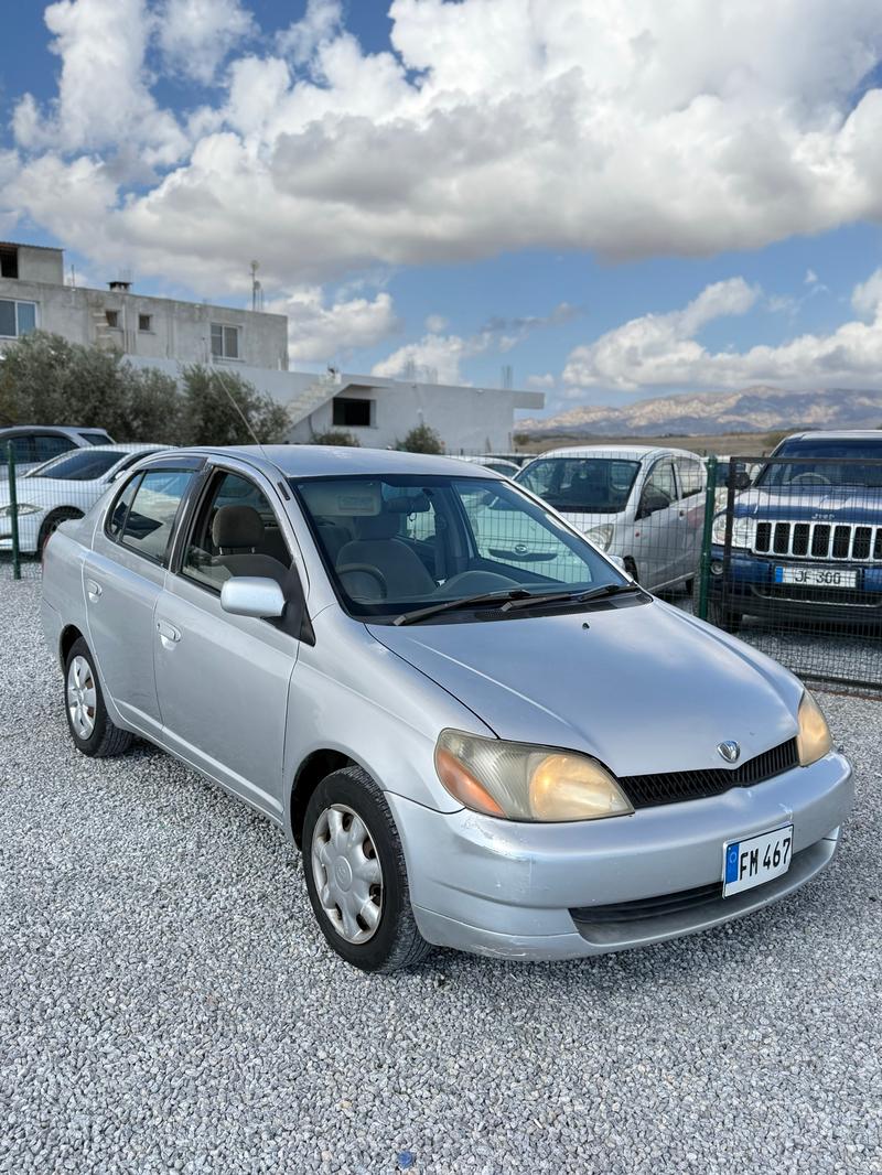 Toyota Platz — 1/5