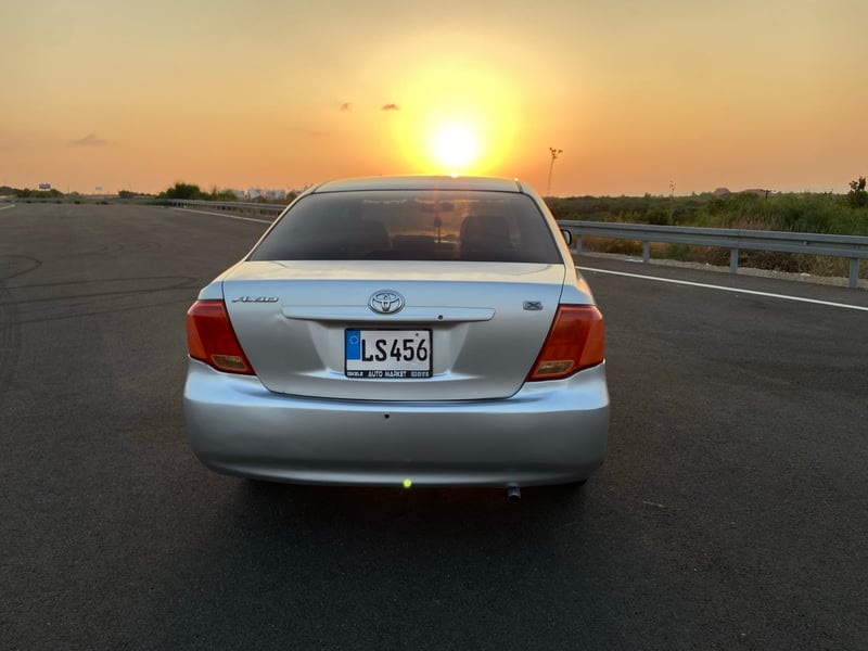 Toyota Corolla Axio — 7