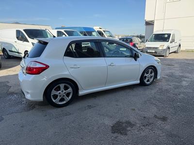 Toyota Auris — 4