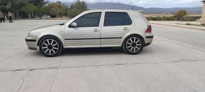 Volkswagen Golf — 5