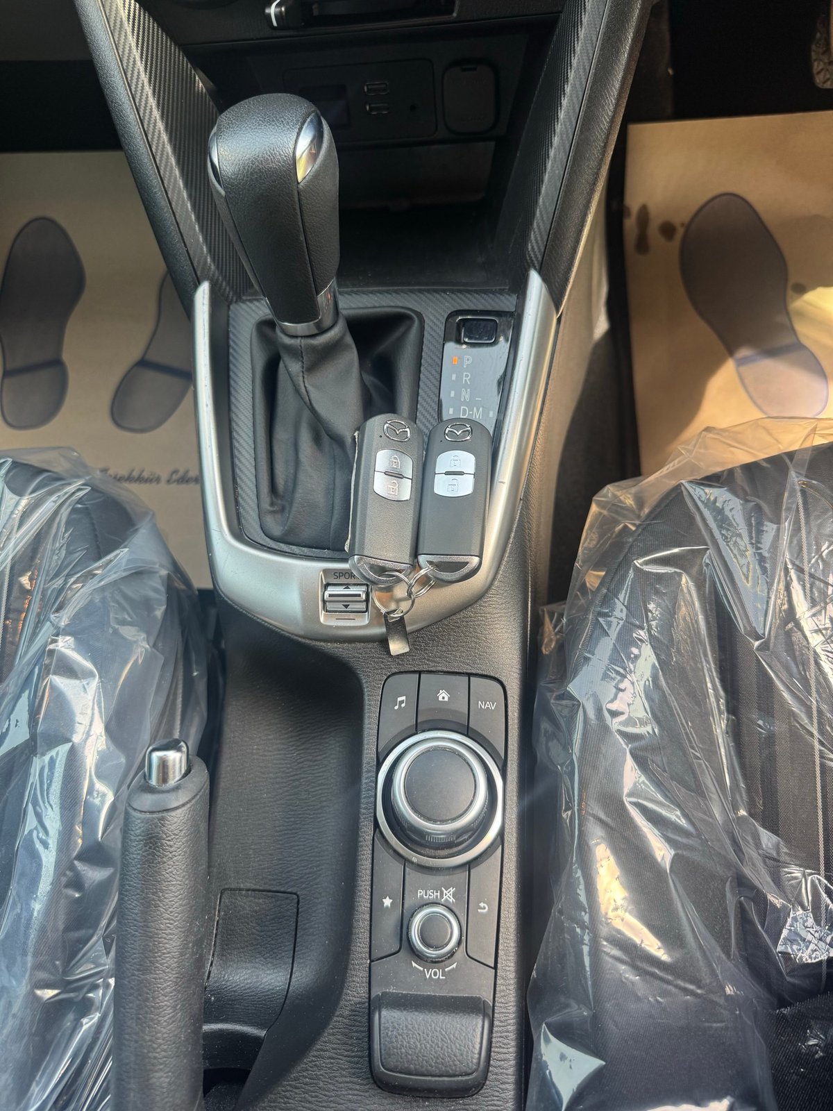 2022 Mazda 2 8