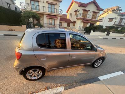 Toyota Vitz — 5