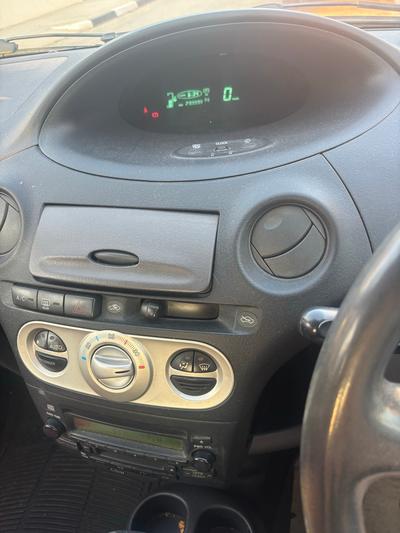 Toyota Vitz — 8