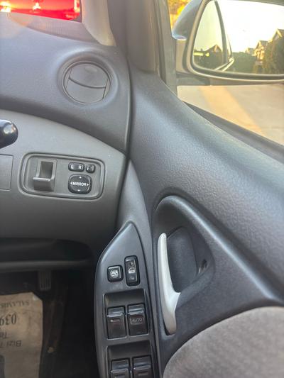 Toyota Vitz — 9