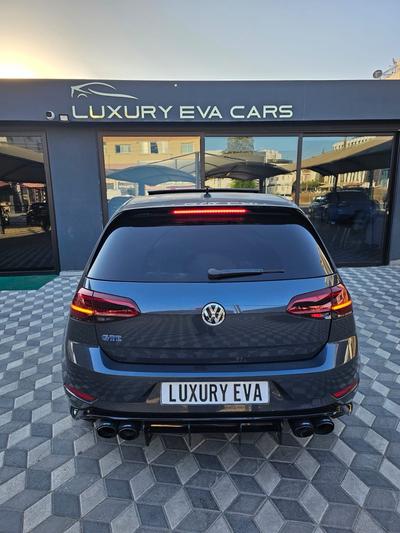 Volkswagen Golf — 3