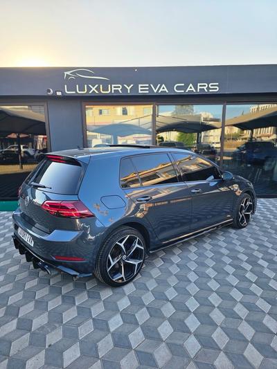Volkswagen Golf — 4