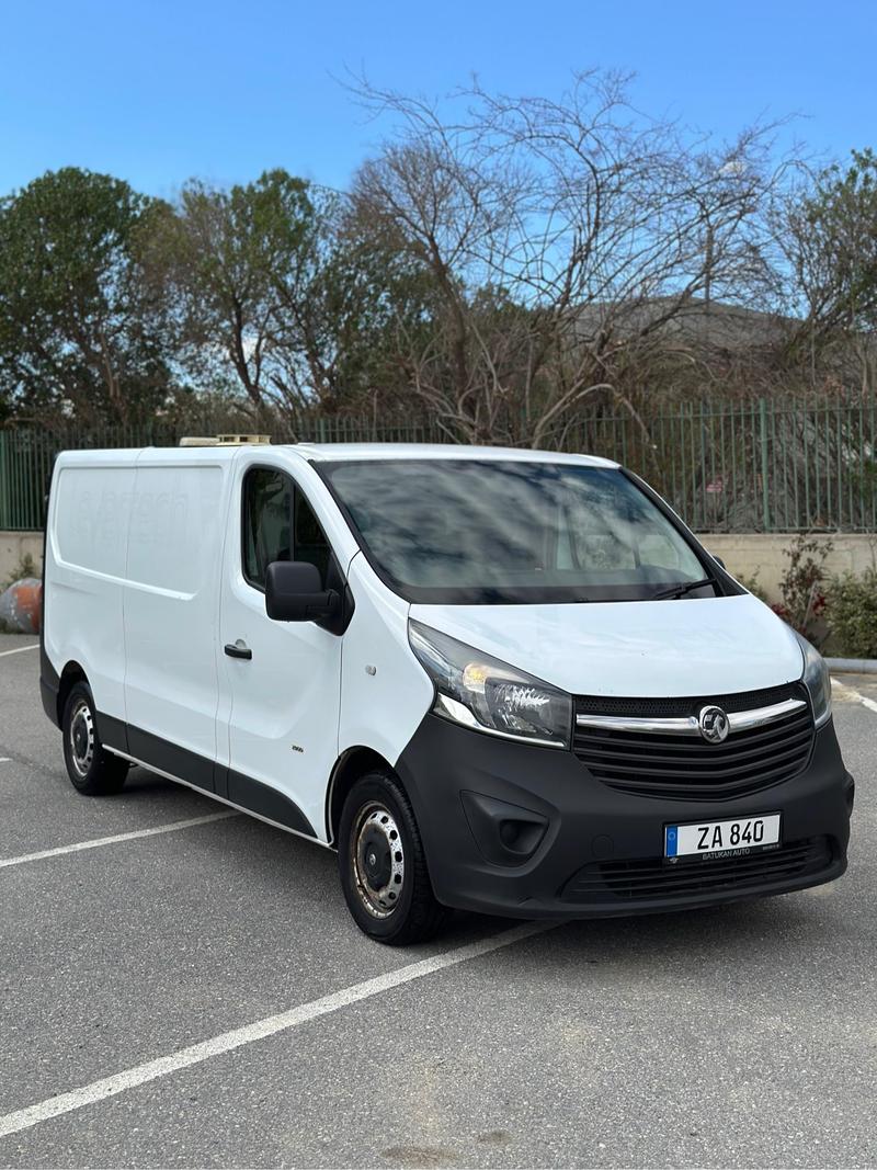 Opel Vivaro — 1/10