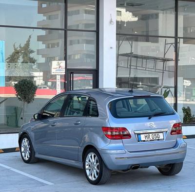 Mercedes-Benz B 200 — 1