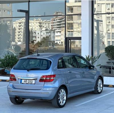 Mercedes-Benz B 200 — 4