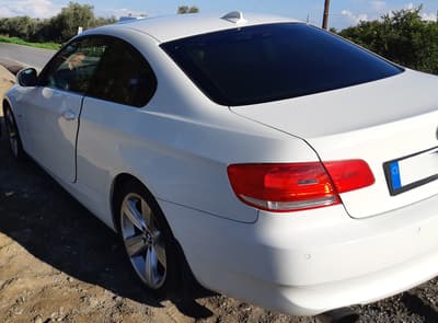 BMW 320i — 2