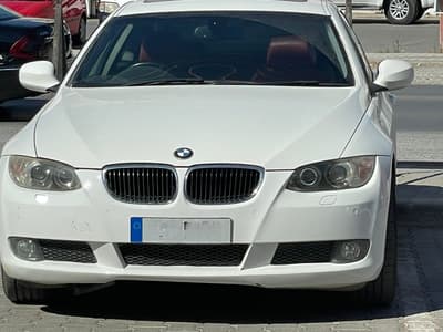 BMW 320i — 1