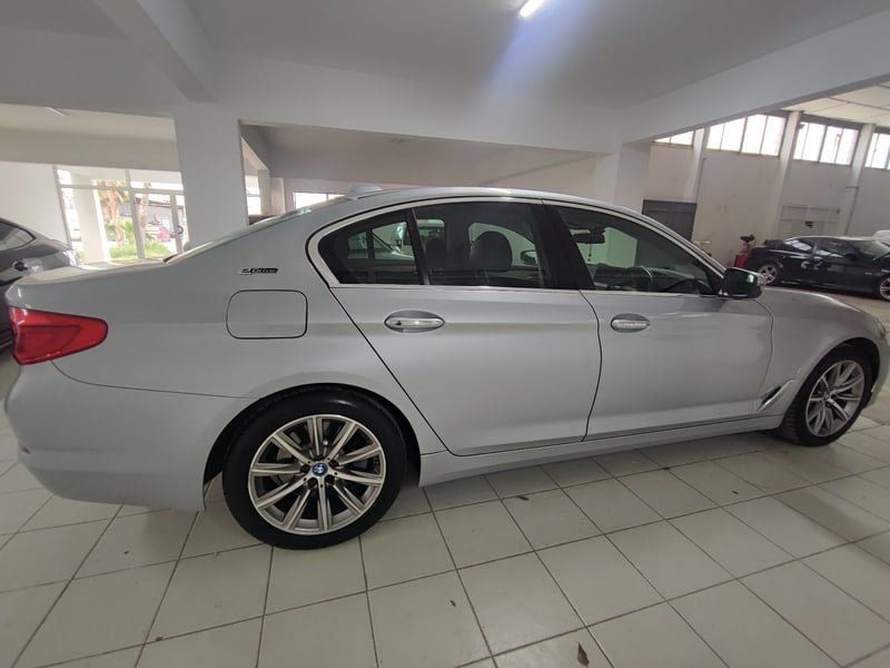 BMW 530e — 4