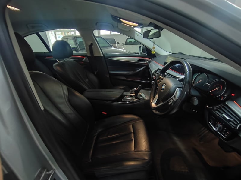 BMW 530e — 8