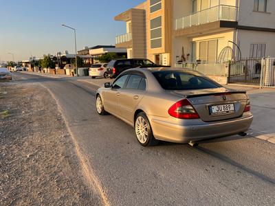 2005 Mercedes-Benz E 270